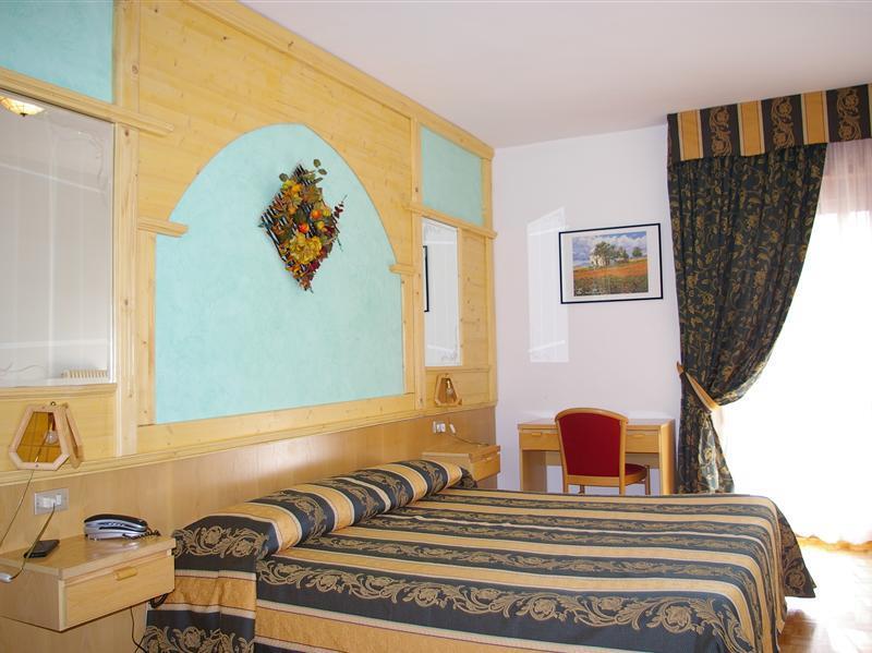 Hotel Dal Bon Andalo Exterior photo